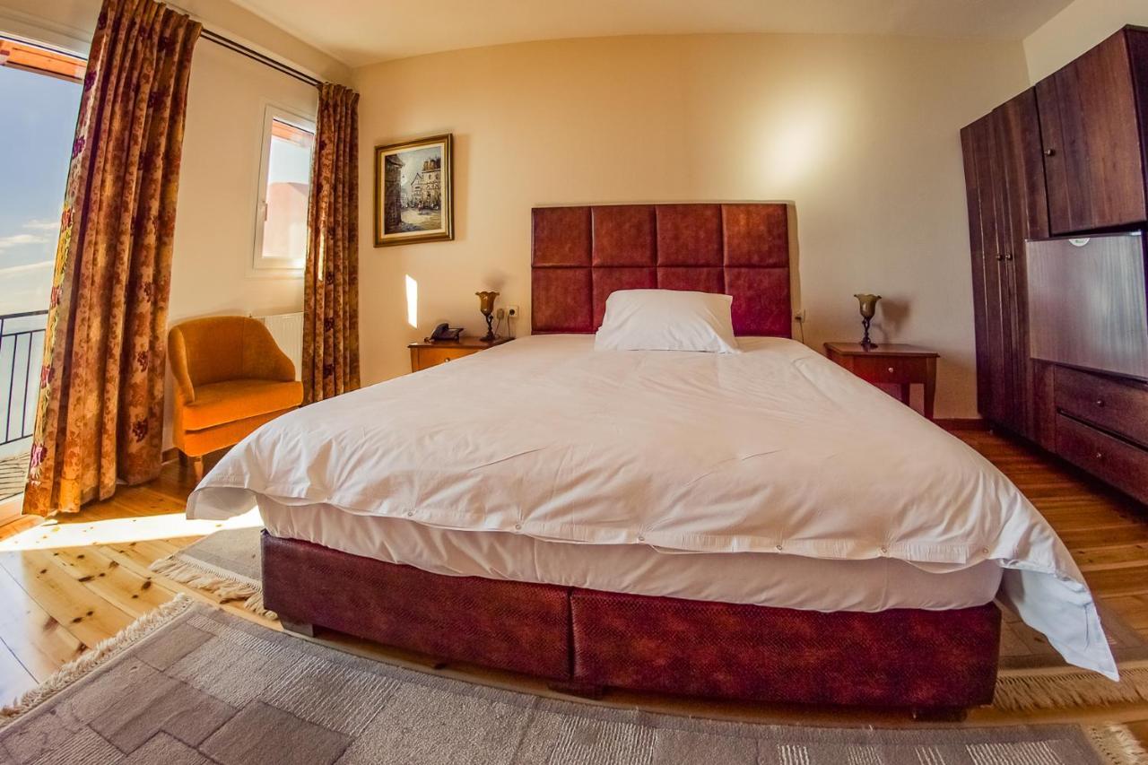 Horizon Hotel Ioannina Luaran gambar